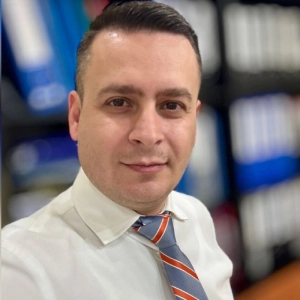 Avokat Ervin Hajdinaj